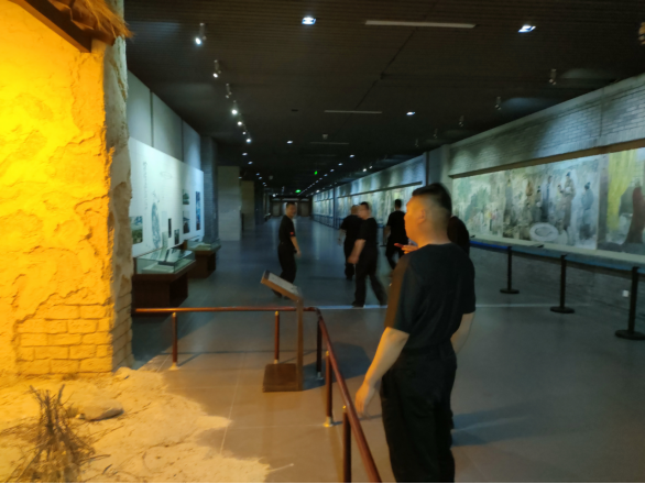 諸城守押大隊黨支部超然臺黨性教育基地開展“不忘初心、牢記使命”現(xiàn)場教學活動404.png